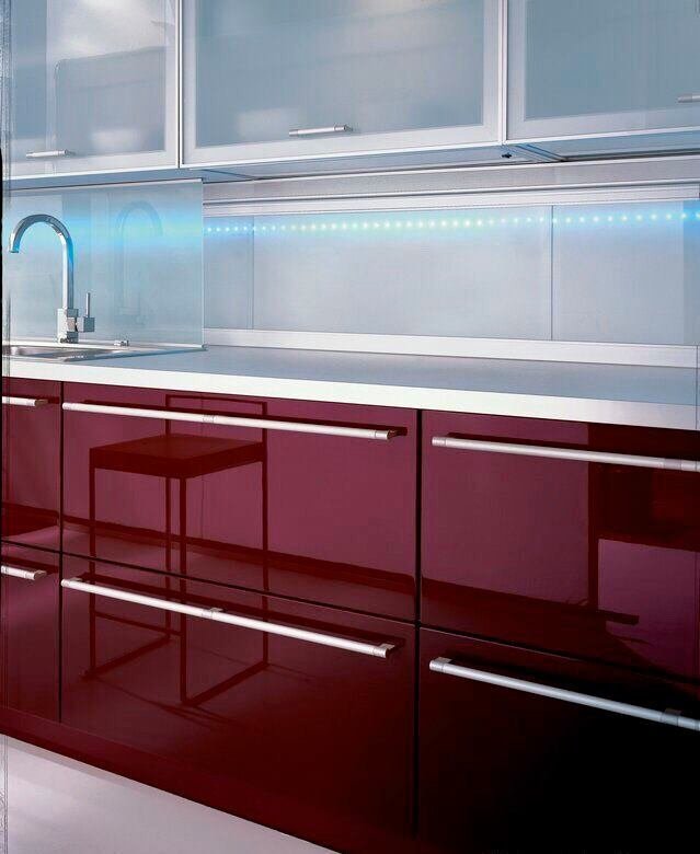 Δες πως να γυαλίσεις τα ντουλάπια της κουζίνας σου με τον πιο γρήγορο και εύκολο τρόπο!