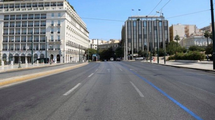 Δεν κυκλοφορεί ψυχή: Τα 5 νέα μέτρα της κυβέρνησης που έπεισαν τους Έλληνες να κλειστούν στα σπίτια (Pics)
