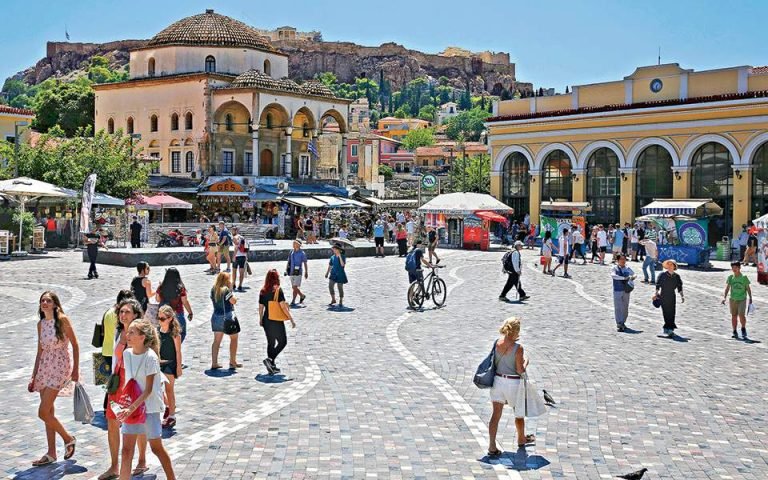 Άρση μέτρων: Αναλυτικά όλες οι ημερομηνίες. Δείτε ποια θα μας αφήσουν για το τέλος