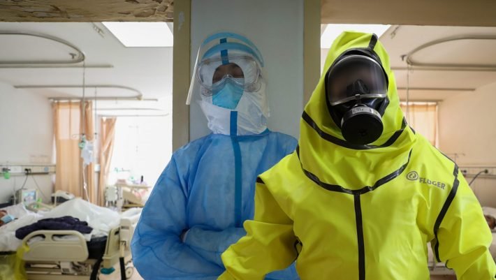 «Θα έχει νόημα μόνο αν…»: Οι 3 προϋποθέσεις για να αρθούν τα μέτρα χωρίς να εκτεθεί στον ιό η Ελλάδα