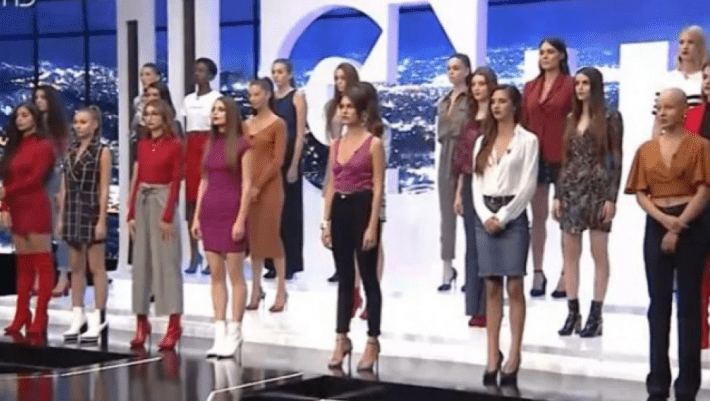 Μπήκε με καμπύλες, έγινε skinny: Παίκτρια του GNTM έχασε πάνω από 10 κιλά (Pics)