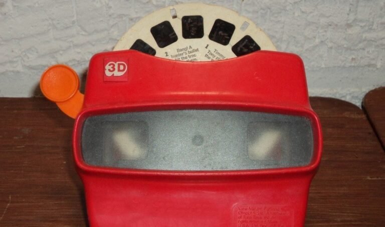 Τα αναγνωρίζεις ή ξέχασες; Θυμάσαι πώς λέγονταν 10 θρυλικά παιχνίδια των ’90s;