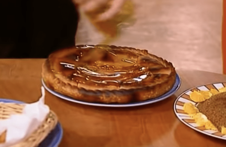 Πάνω από 7/10 μόνο κοιλιόδουλοι: Θα βρεις τη σειρά από το φαγητό που έτρωγαν οι πρωταγωνιστές;