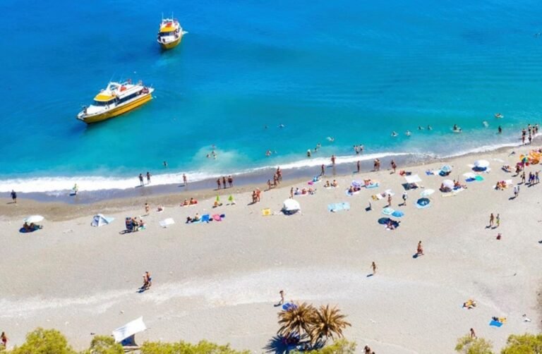 Οικονομική, εμπειρία ζωής: Όλη η Ευρώπη αποθεώνει φέτος αυτόν τον ελληνικό παράδεισο (Pics)