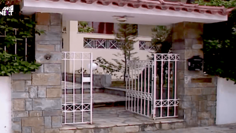 10/10 ούτε μισός: Θα είσαι ο πρώτος που θα βρει 10 σειρές από το εξωτερικό του σπιτιού του πρωταγωνιστή τους;