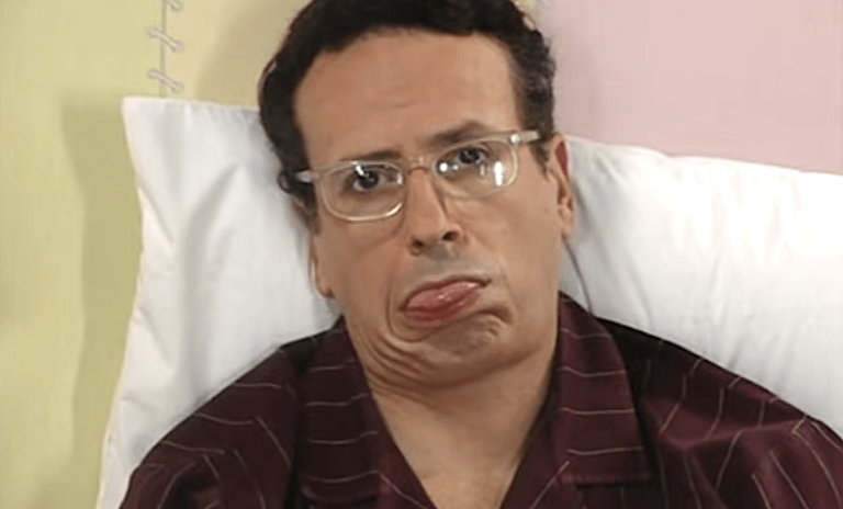 10/10 ούτε ο ίδιος: Σου δίνουμε 10 σειρές που έπαιξε ο Χάρης Ρώμας, θα θυμηθείς το όνομά του;