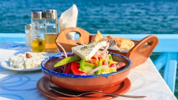 5 μέρη που θα σε πάει ένας τσιγκούνης στις διακοπές