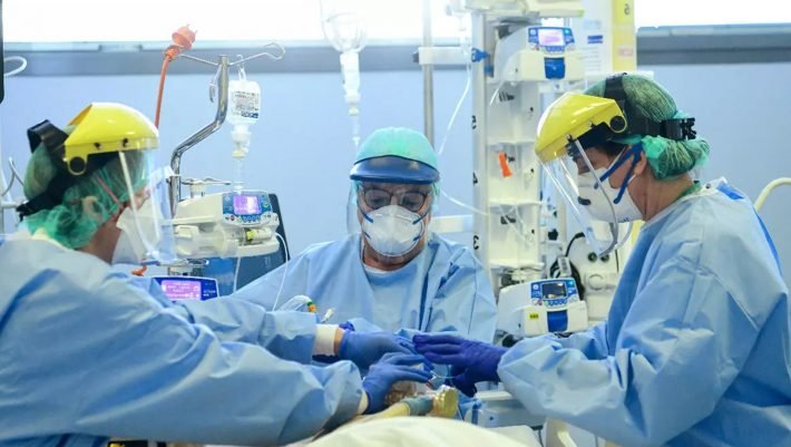 «Δεν καταλαβαίνουν αλλιώς οι νέοι»: Δηλαδή θέλετε να εφαρμοστεί αυτό το μέτρο για τον Covid;