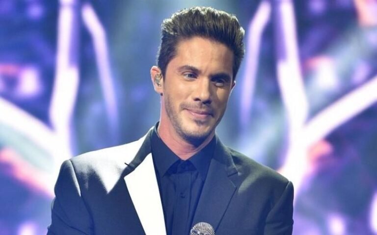 10/10 ποτέ: Θα βρεις τον στίχο-μπινελίκι που λείπει σε 10 γνωστά ελληνικά τραγούδια;