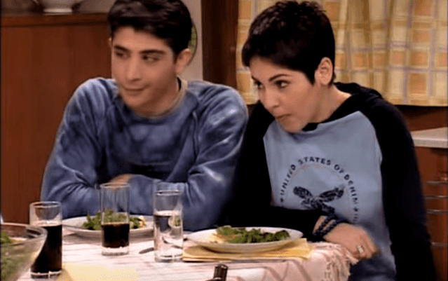 Πανελλήνιες στις ελληνικές σειρές: Θα απαντήσεις σωστά σε 10 ερωτήσεις που παίδεψαν και την Κατακουζήνα;