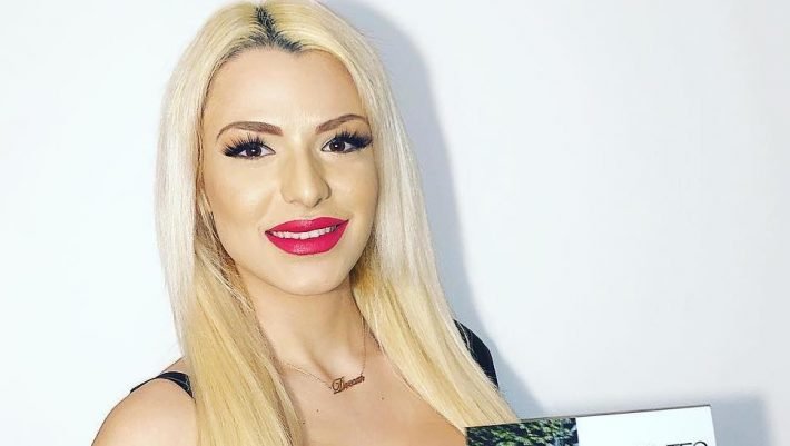 Οι μοναδικές φωτό που κυκλοφορούν: Αγνώριστη η Στέλλα Μιζεράκη χωρίς μακιγιάζ και φίλτρα (Pics)