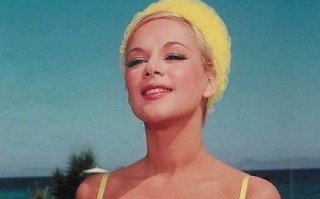 Η Αλίκη Βουγιουκλάκη με παραπάνω κιλά: Η μοναδική φωτογραφία που κυκλοφορεί (Pic)