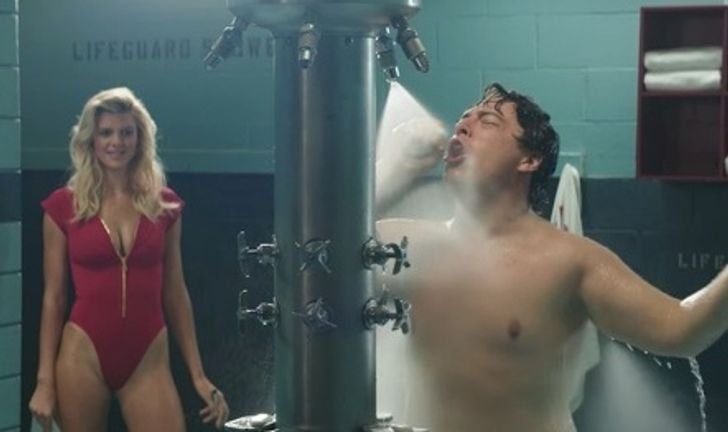 Να γιατί πρέπει να ξεκινήσουμε να τραγουδάμε στο μπάνιο