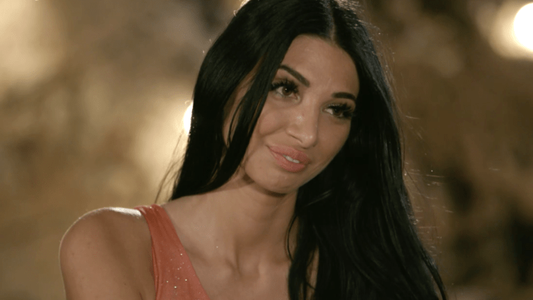 Ούτε ο Βασιλάκος δεν τη γνωρίζει: Η φωτό-όλεθρος πριν τις πλαστικές που εκθέτει τη Σία του «Bachelor» (Pics)