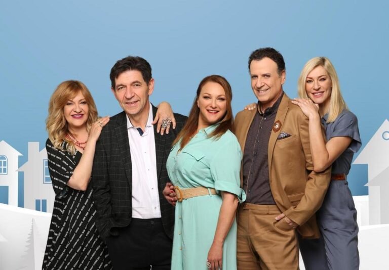 10/10 με την καμία: Θα βρεις τον στίχο που λείπει από 10 πασίγνωστα τραγούδια ελληνικών κωμικών σειρών;