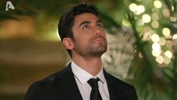 Απίστευτο ξέσπασμα στο «Bachelor» – Ο Βασιλάκος διώχνει παίκτρια απ’ το σπίτι! (Vid)