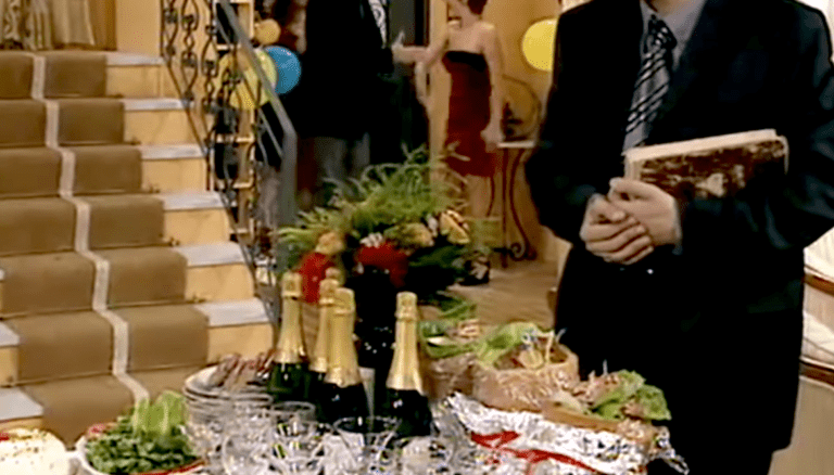 Μέχρι 7/10 πας: Σου δίνουμε μια φωτό από το πάρτυ, θα βρεις σε ποια σειρά είναι;