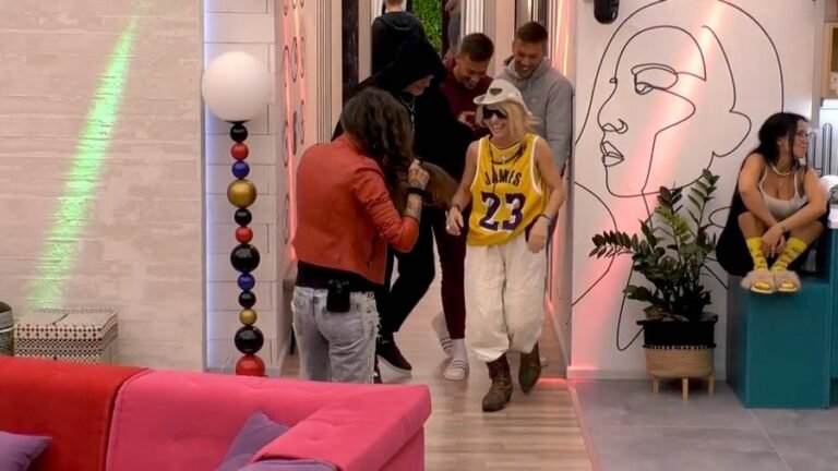 «Έχεις να κάνεις σεξ 100 χρόνια μωρή κάμπια!»: O καβγάς στο Big Brother που δεν έπρεπε να παίξει τηλεοπτικά (Vid)