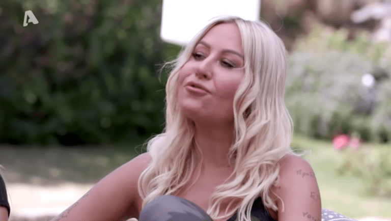 «Με τον εγγονό σου;»: Η 38χρονη Έλενα του Bachelor βάζει κάτω τον Βασιλάκο και οι εικόνες… παραείναι σκληρές (Pics)