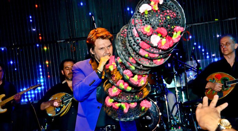 10/10 αδύνατο: μπορείς να βρεις 10 τραγουδιστές από ένα μόνο κουπλέ τους;