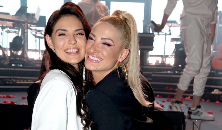 Για το ροζ βίvτεο: Σκληρή επίθεση Τούνη στην πρώην κολλητή της, Βρισηίδα όσο αυτή είναι στο Survivor (Vid)