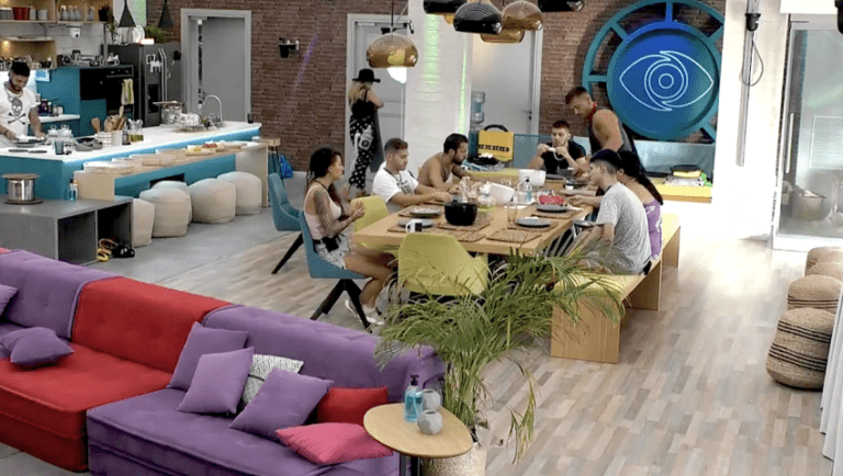 Χυδαίες βρισιές από γυναίκα στο Big Brother: «Στα @@@ μου σε γράφω» (Vid)