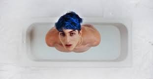 Το viral καινούριο τραγούδι του 24χρονου εκκεντρικού γιου, του Γιάννη Πάριου και της Σοφίας Αλιμπέρτη