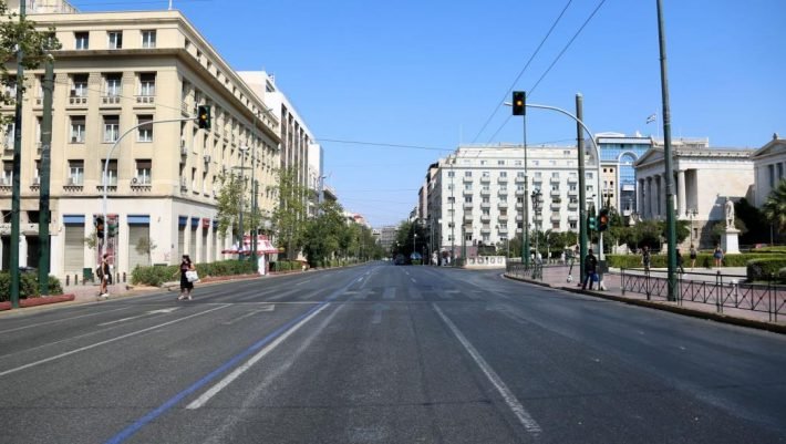 «Ή τώρα ή ποτέ»: Τα 4 σκληρά μέτρα που ζητούν οι λοιμωξιολόγοι για να κάνουμε Χριστούγεννα