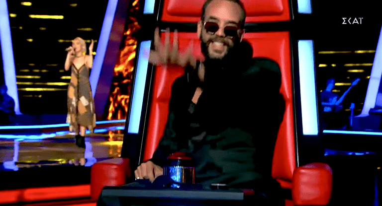 Γύρισαν και οι 4, έκλαψαν και οι 4: Ναι, αυτή είναι η κορυφαία παίκτρια που πέρασε ποτέ απ’ το Voice (Vid)