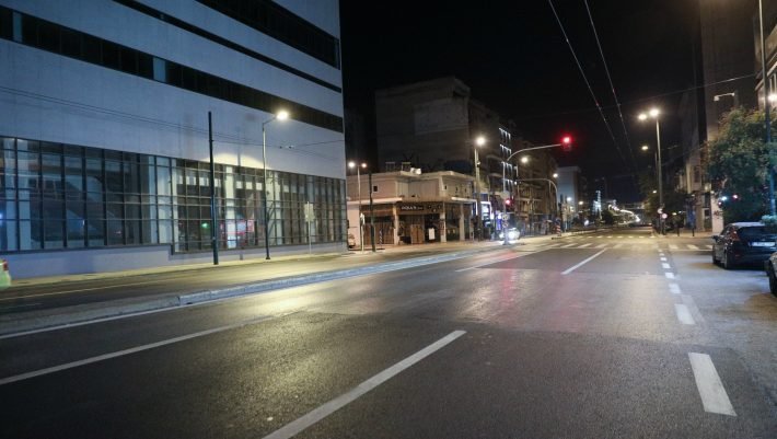 Αλλαγή στον κωδικό 6: Το νέο μέτρο-οδοστρωτήρας αν ανέβουν τα κρούσματα στις γιορτές