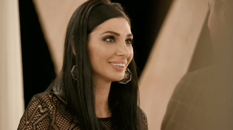 Αλλάζει καριέρα: Ακούστε το πρώτο τραγούδι της Σίας του Bachelor (Vid)