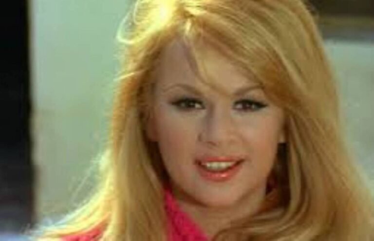 Αλίκη Βουγιουκλάκη: Κυκλοφόρησε σοκαριστική φωτογραφία της στο χειρουργείο (Pic)