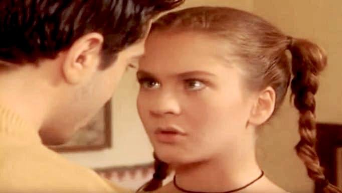 Απλά σοκ: Η Γωγώ του «Καφέ της Χαράς» έγινε και επίσημα Ρωσίδα στο νέο της βίvτεο (Vid)