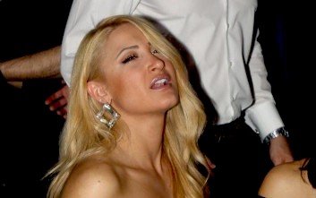 «Έρχεται ο σεΐχης να στο βάλει…»: Χαμός με τη νέα φωτό-πρόκληση της Τούνη απ’ το Ντουμπάι (Pic)