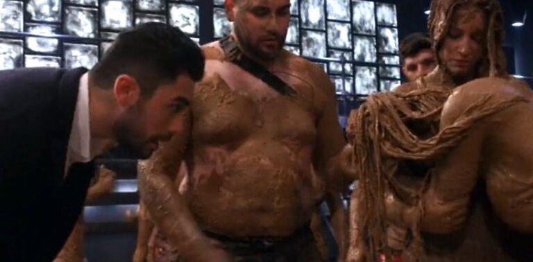 «Λίγο βυζάκι παραπάνω…»: Εικόνες ντροπής στην πρεμιέρα του «Battle of the Couples» (Pics & Tweets)