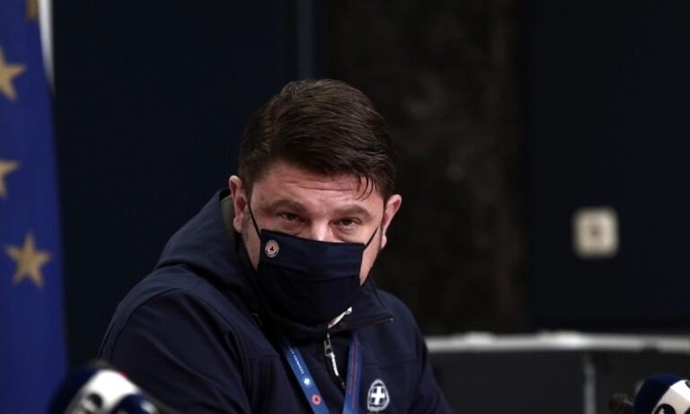 Ελήφθη η απόφαση: Τι θα ανακοινώσει ο Χαρδαλιάς την Παρασκευή για σχολεία και lockdown