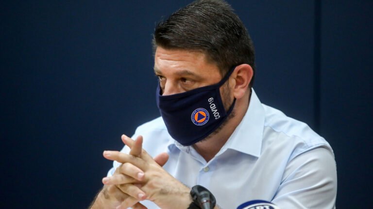 Ραγδαίες εξελίξεις: Τα 2 νέα μέτρα που ανακοινώνει ο Χαρδαλιάς σήμερα στις 18:00