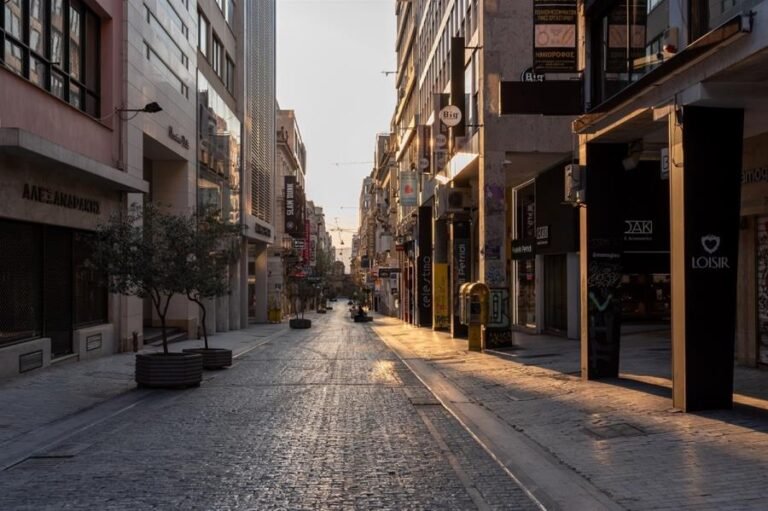 Πρόταση καθηγητή: «Παράταση του lockdown για να κάνουμε Πάσχα»