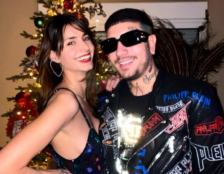 SNIK – Ηλιάνα στο τραπέζι του μπιλιάρδου στην πιο… καυτή φωτογραφία τους (Pics)