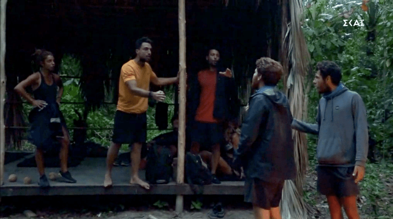 Τον χτύπησε on camera: Αυτό είναι το κομμένο πλάvο από τον καβγά στο Survivor που εξαφάνισαν (Vid)