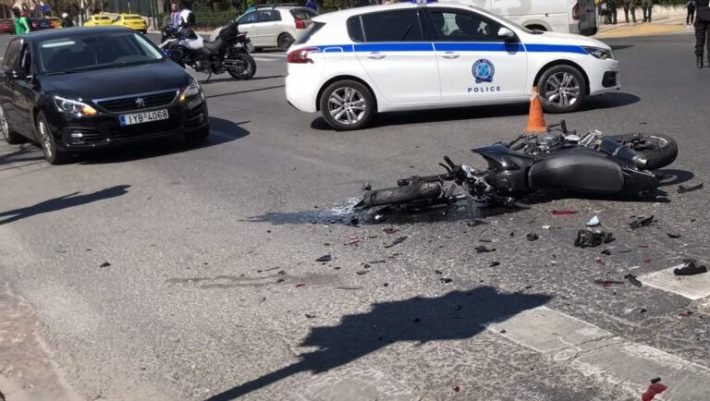 Τροχαίο στη Bουλή: Η απύθμενη χυδαιότητα του «Άντε, φυγε από ‘δω τώρα, εξαφανίσου»