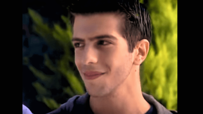 Ο «Μπίλυ» επιστρέφει στο «Καφέ της Χαράς» 15 χρόνια μετά – Η πρώτη φωτογραφία (Pic)