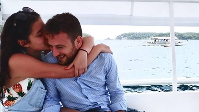 Γλυκά Νερά: Eικόνες-σοκ με τον πιλότο να ξεσπά σε κλάματα (Vid)