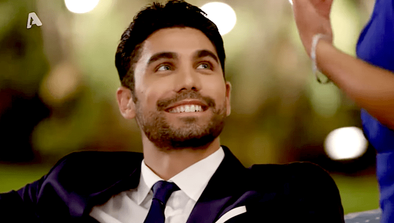 Παίκτρια του Bachelor δηλώνει πως πάει με γυvαίκες μετά τον Βασιλάκο και αναρτά προσωπικές της στιγμές (Pic)