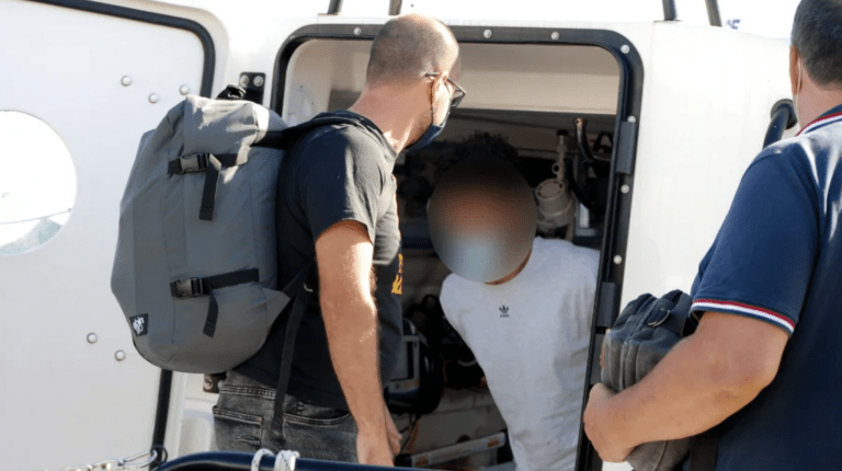 Δολοφονία Γαρυφαλλιάς | Εύρημα – σοκ στη σκηvή που έμενε το ζευγάρι στη Φολέγανδρο (Vid)