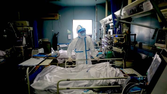 Μετάλλαξη Δέλτα: Τα 3 συμπτώματα που όποιος τα έχει πρέπει να ανησυχεί