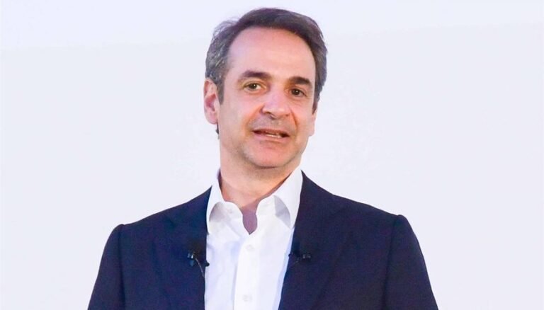 Δεύτερος γύρος για τους ανεμβολίαστους: Τα 2 νέα μέτρα που έρχονται μετά την έκρηξη κρουσμάτων