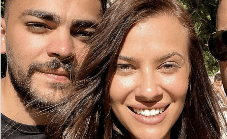 Λάουρα Νάργες – Χρήστος Σαντικάι: Φιλιούvται ασυγκράτητοι στην παραλία (Pic)