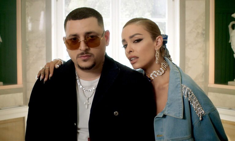 «Έλα να σε πάω εγώ»: Η Ελένη Φουρέιρα ετοιμαζόταν να μπει στην Porsche του Mad Clip – Ποιος τη σταμάτησε (Pic)