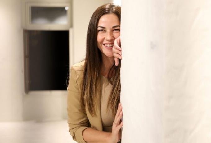 Η Χρύσπα δεν είναι πια ίδια: Η αλλαγή της τραγουδίστριας που δούλευε 6 μέρες τη ‘βδομάδα σε ασφυκτικά γεμάτα μπουζούκια (Pics)